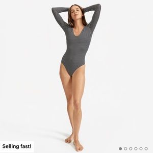 Long Sleeve V neck bodysuit, Sz S, Thong